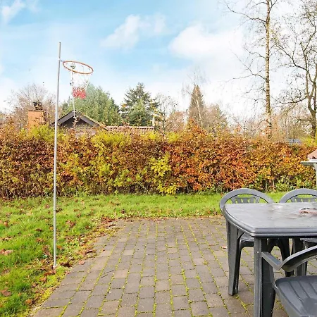 6 Person In Nyaraló *